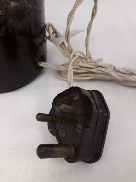 A wonderful set of 2 vintage lamps