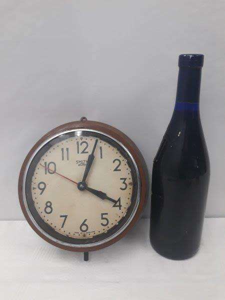 A vintage Smith Sectric clock for restoration