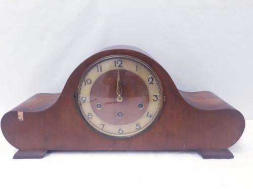 A vintage no name clock for restoration
