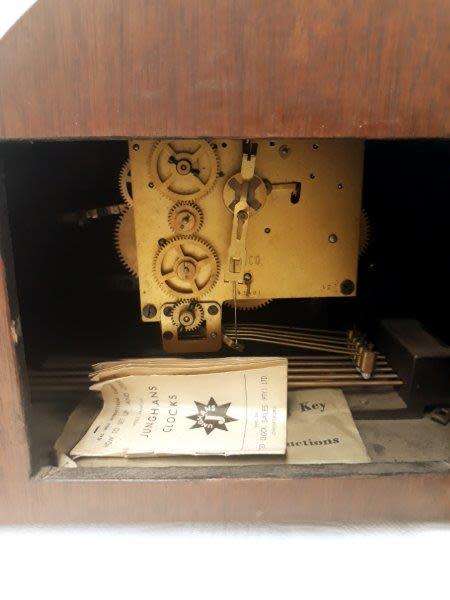 A vintage no name clock for restoration