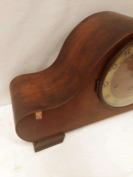 A vintage no name clock for restoration