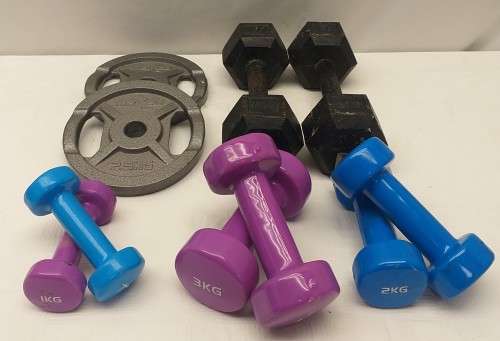 An awesome collection of assorted gym dumbbells and weights ranging in weights between 1kg and 7.5kg
