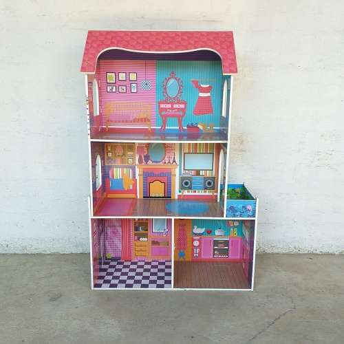 An incredible large (115cm high) dolls house with various rooms and dolls house funiture