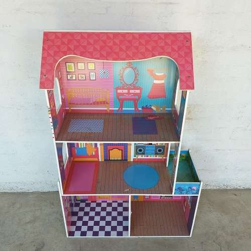 An incredible large (115cm high) dolls house with various rooms and dolls house funiture
