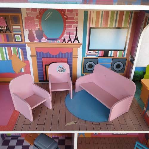 An incredible large (115cm high) dolls house with various rooms and dolls house funiture