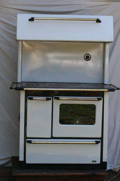 AN AWESOME CAST IRON & ENAMEL LARGE FALKIRK COAL / WOOD STOVE - ABSOLUTELY STUNNING!!!