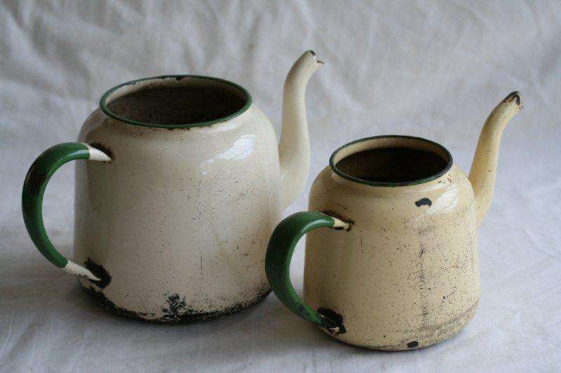 ENAMEL TEA POTS!!! SO MUCH BETTER THAN THE NEW ONES...