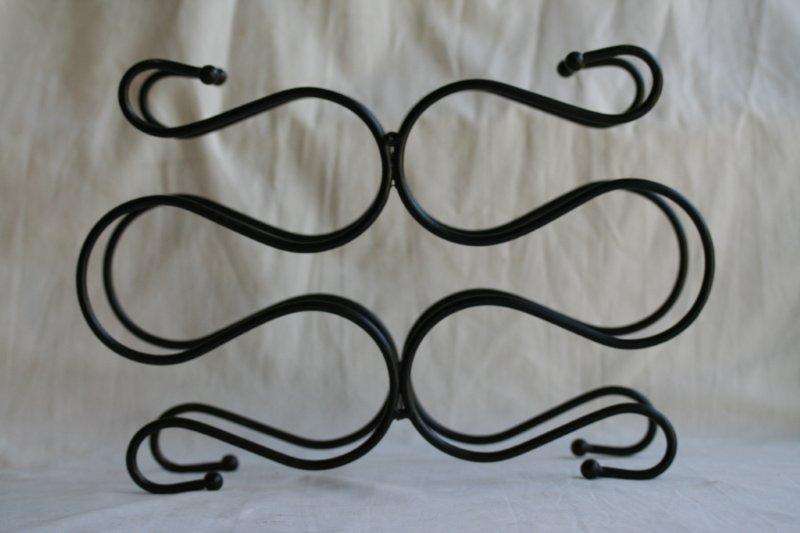 A STUNNING OLD 6 BOTTLE METAL WINE RACK! VERY NICE!