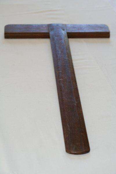 CRAZY R1... CARPENTRY TOOLS FROM THE EARLY 1900's - T SQUARE. PLEASE VIEW PICS