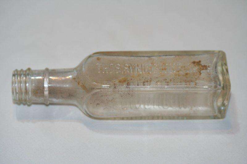 A VERY RARE VERY OLD THOS. SYMINGTON & Co EDINBURGH BOTTLE!!! REMEMBER TO CHECK MY OTHER LISTINGS...