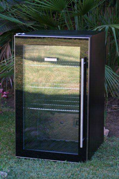 A STUNNING DEMO 120lt WINE / BEVERAGE COOLER FRIDGE - WORKING PERFECTLY - GOOD CONDITION!