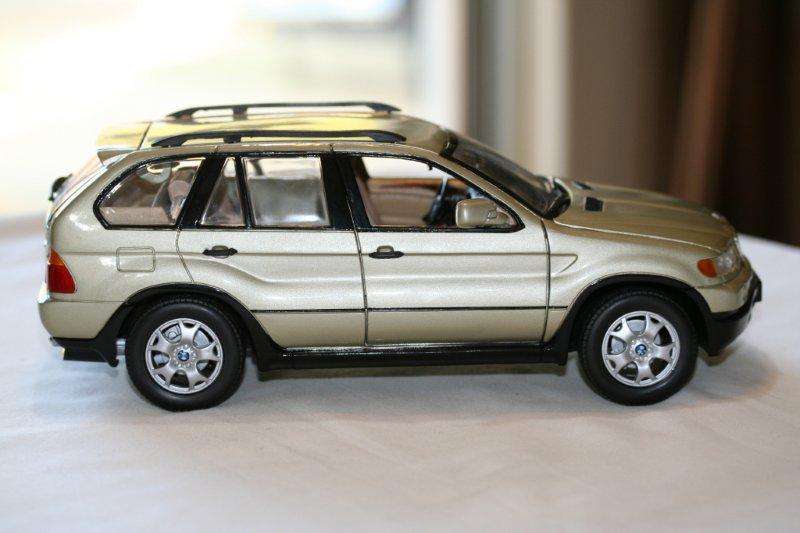 A STUNNING BMW X5  - EXCELLENT CONDITION!!! SCALE 1/18