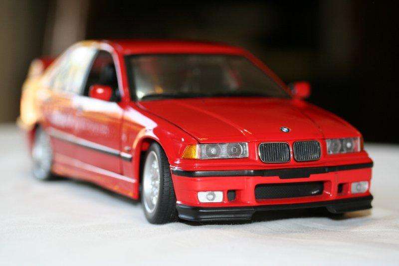 A STUNNING BMW 318is  - EXCELLENT CONDITION!!! SCALE 1/18