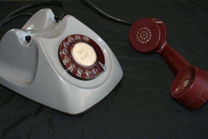ANTIQUE RAILWAY TELEPHONE!!! VERY VERY COOL...