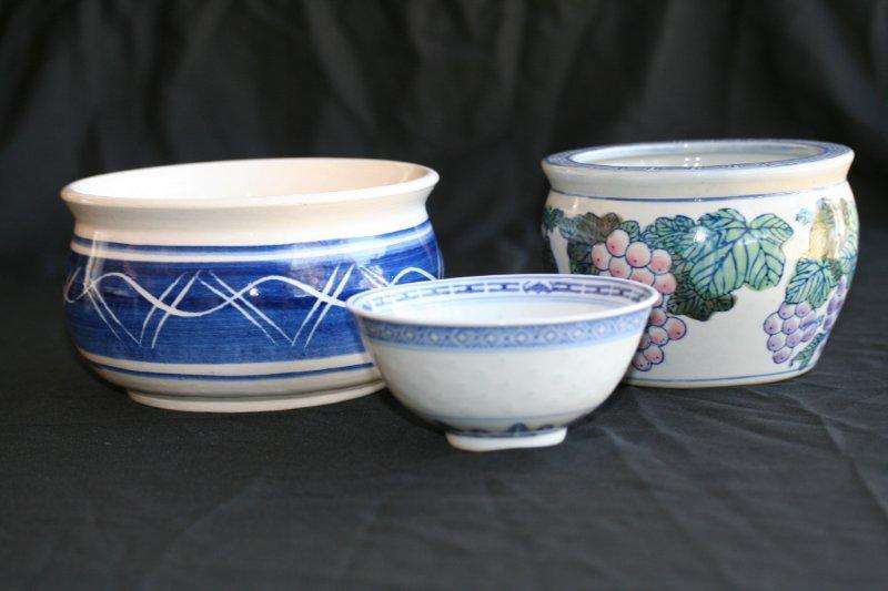 AN ASSORTMENT OF BOWLS!!! VERY COOL, EXCELLENT CONDITION...