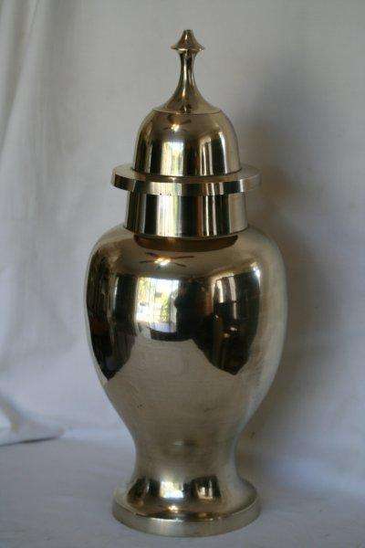 SOLID HEAVY HUGE BRASS URN!!! IT'S REALLY HUGE... THIS IS A STUNNING PIECE!!!