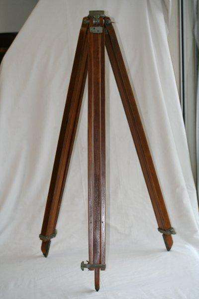 OLD WOOD TRI-POD. THIS IS VERY COOL...