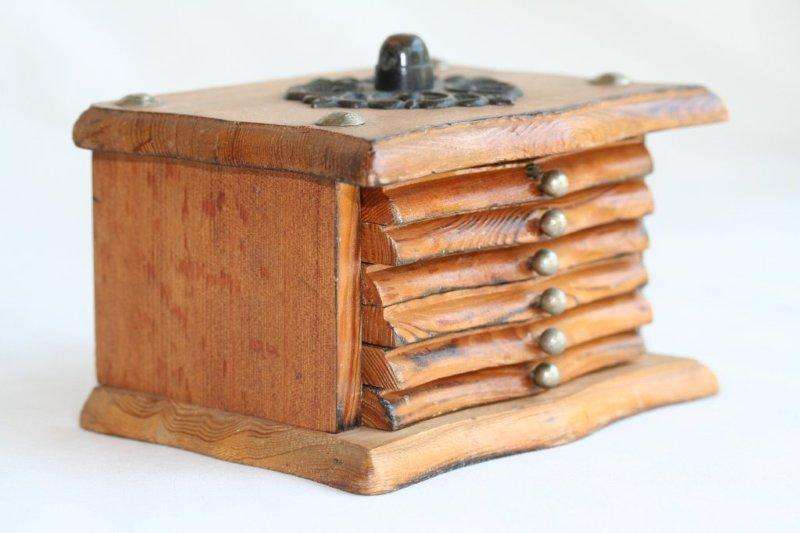 A BEAUTIFUL SET OF WOOD COASTERS IN A SMALL STORAGE CUPBOARD!!! BEAUTIFUL PIECE...