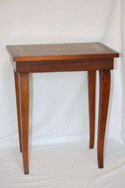 A STUNNING COLLECTABLE OLD MUSICAL JEWELLERY BOX / TABLE... VERY COOL, GREAT CONDITION!!!