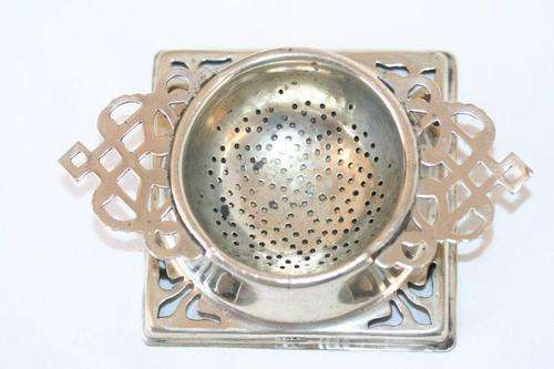 STUNNING VINTAGE EPNS SILVER TEA STRAINER!!! VERY NICE, OLD AND IN GOOD CONDITION... VERY SCARCE!!!