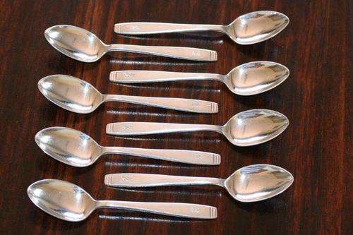 WOW! A VINTAGE 8pce ELKINGTON & Co SILVER PLATE TEASPOON SET - circa 1950's...