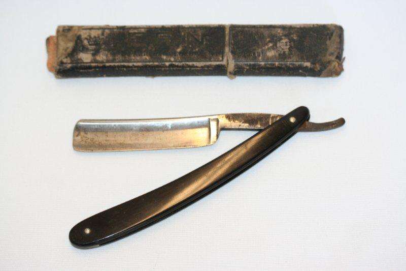 WOW!!!! AWESOME VINTAGE CUT-THROAT RAZOR... MADE IN GERMANY!!! CHECK IT OUT!