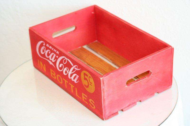 COCA-COLA COLLECTORS!!! A NICE COKE BOX FOR YOUR COLLECTABLES....