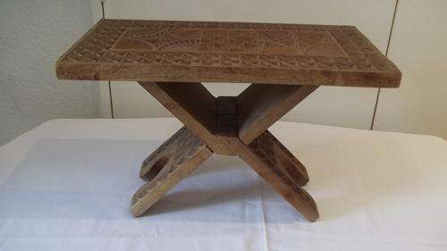 EXQUISITE HAND CARVED WOODEN TABLE WITH REMOVABLE AND FOLDABLE LEGS