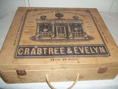 REALLY EXQUISITE OLD CRABTREE AND EVELYN STORAGE BOX: THIS BOX IS SOMETHING VERY SPECIAL