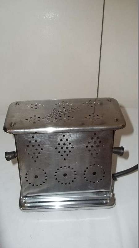 STUNNING ANTIQUE "SUPERIOR" ELECTRIC SIDE LOADER TOASTER IN WORKING CONDITION