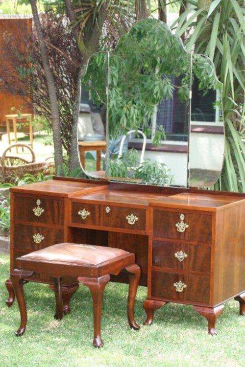 A STUNNING 'ART-DECO' TYPE DRESSER AND STOOL!!! THIS IS AWESOME AND IN GREAT CONDITION...