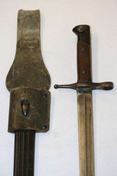 WOW!!! WW2 C.GNUTTI ITALIAN BAYONET AND SCABBARD WITH THE ORIGINAL LEATHER STRAP!!!