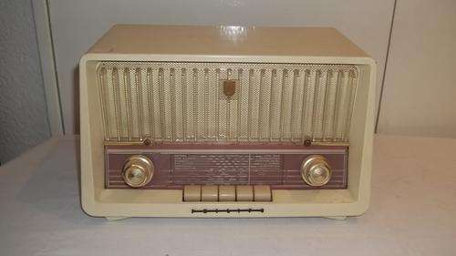 WOW WOW!! STUNNING VINTAGE 1957 PHILIPS RADIO IN WORKING CONDITION - THIS IS A RARE FIND