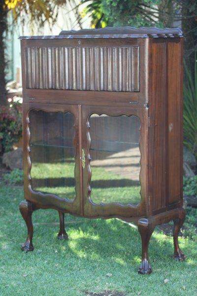 A STUNNING IMBUIA (PROPER) BALL & CLAW DRINKS CABINET!!! STUNNING FURNITURE!!!