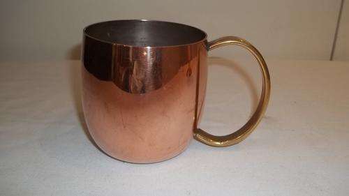EXQUISTE COPPER MUG WITH A LARGE BRASS HANDLE - QUITE A NICE PIECE