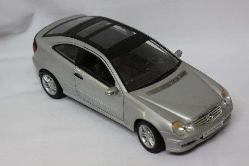 WOW!!! CLASSIC MERCEDES-BENZ C-CLASS SPORTS COUPE!!! SCALE 1/18 - BEAUTIFUL CAR...WOW!!!