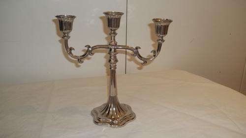 MAGNIFICENT SILVER PLATED THREE CANDLE CANDELABRA IN FANTASTIC CONDITION