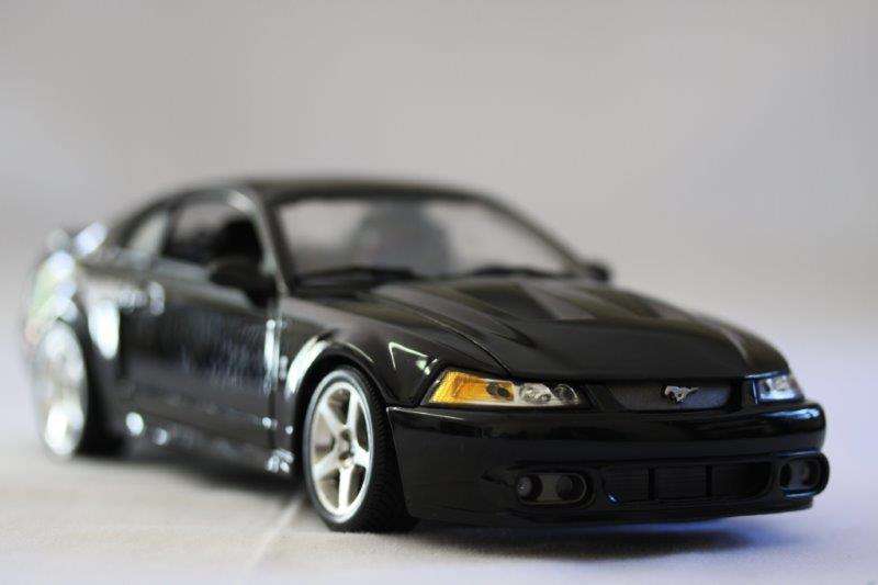 WOW!!! A STUNNING 2003 FORD MUSTANG SVT COBRA MUSCLE CAR!!! SCALE 1/18 -  VERY COOL...WOW!!!