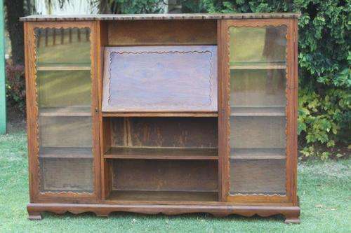 WOW!!! AN EXQUISITE, LARGE DRINKS / DISPLAY CABINET!!! THIS IS UNIQUE & VERY BEAUTIFUL!!!