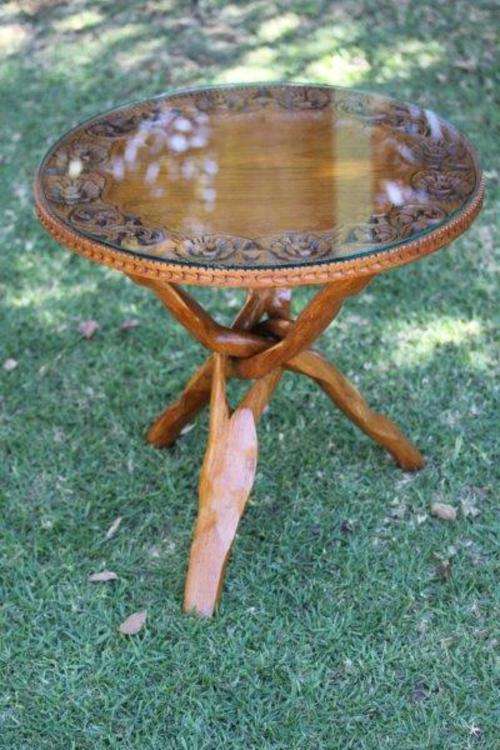 WOW!!! AN EXQUISITE HAND CARVED COFFEE TABLE!!! THIS IS TOTALLY UNIQUE & VERY BEAUTIFUL!!!