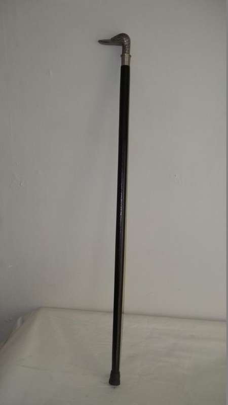 STUNNING VINTAGE WOODEN WALKING STICK WITH A METAL BIRD'S HEAD HANDLE - QUITE EXQUISITE!!!