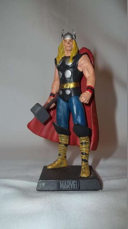 AWESOME COLLECTABLE MARVEL COMICS "THOR" DIE CAST ACTION MAN