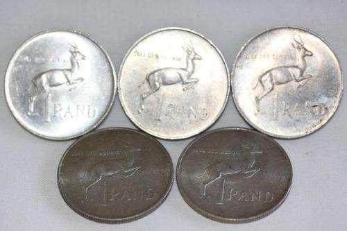 5 x SOUTH AFRICA SILVER R1 COLLECTOR COINS - 1966 / 1967! AWESOME AND IN GOOD CONDITION! BID / COIN!