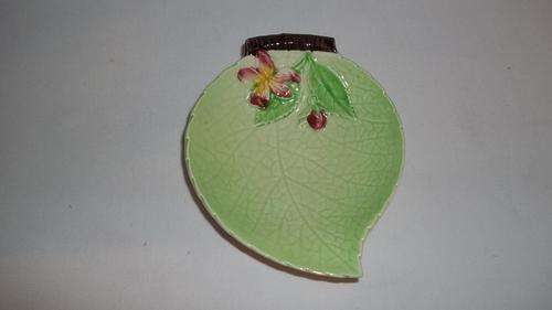 A STUNNING VINTAGE ART DECO CARLTON WARE GREEN PORCELAIN COLLECTORS PLATE IN PRISTINE CONDITION
