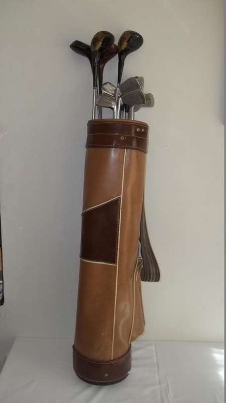 AN AMAZING GOLF BAG AND SET OF GARY PLAYER GRAND SLAM IRONS AND VARIOUS WOODS - AWESOME!!!