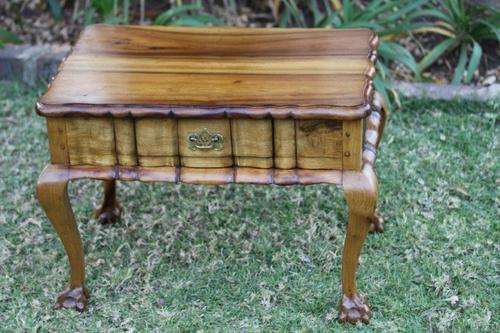 AWESOME MAHOGANY? BALL & CLAW COFFEE TABLE!!! STUNNING FURNITURE IN FANTASTIC CONDITION!