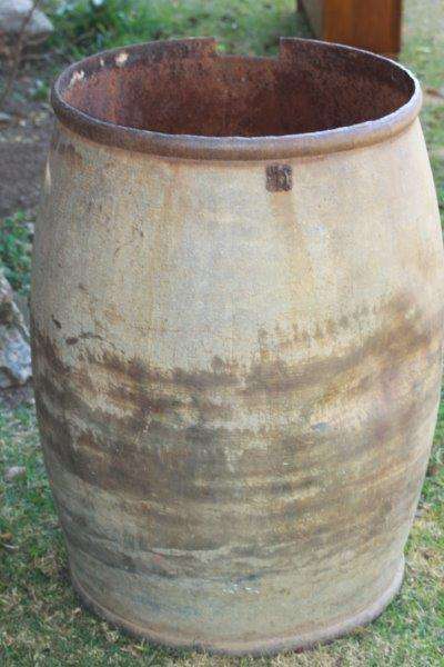 AN AWESOME OLD '44 GALLON' DRUM!!! PERFECT AS A BIN AS PART OF A VINTAGE COLLECTION....