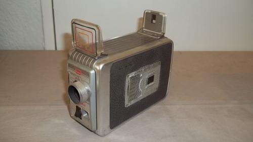 AN EXQUISITE VINTAGE (c1950's) KODAK BROWNIE 8mm MOVIE CAMERA II WITH A 13mm f/2.3 LENS