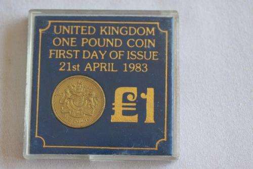 WOW! A PRISTINE Â£1 'DAY OF FIRST ISSUE' COIN IN THE ORIGINAL SLEEVE!