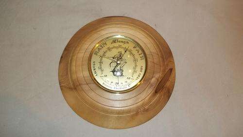 A FANTASTIC JOSE LEHETE HAND CRAFTED BAROSTAR BAROMETER IN A ROUND WOODEN CASING - QUITE AWESOME!!!